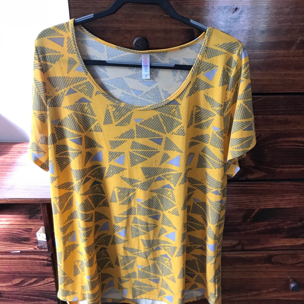 Lularoe Classic Tee